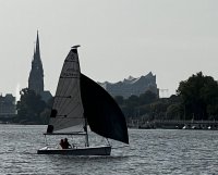 Vor der Elbphilharmonie