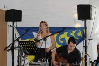 Das Duo Black Freud (Karolina Juhász und Jannik Geiß)